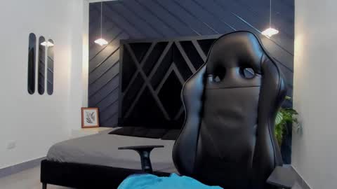 LIAM KLEIN online show from October 25, 11:29 am