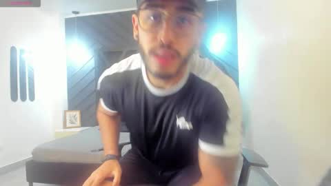 LIAM KLEIN online show from November 15, 11:18 am