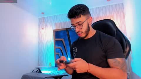 LIAM KLEIN online show from November 24, 11:32 am