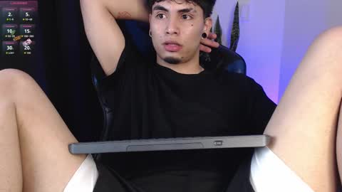 Snapshot of liam_ruiz_ chatting on September 23, 5:32 am Liam online show from September 23, 5:32 am