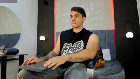 Liam online show from October 7, 7:11 pm