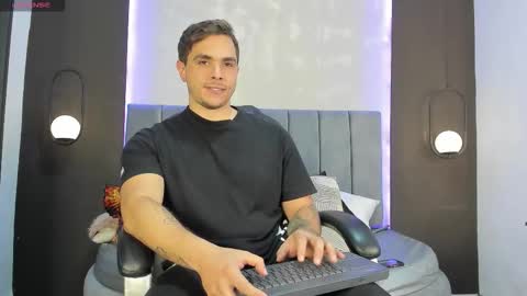 Liam online show from October 20, 9:15 pm