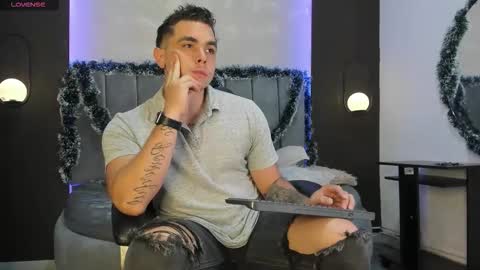 Liam online show from November 24, 9:47 pm