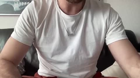 Snapshot of liamnilod chatting on December 30, 10:43 am Chris online show from December 30, 10:43 am