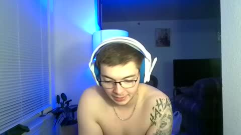 Snapshot of liamnotsonormal chatting on December 23, 2:45 am LiamNotSoNormal online show from December 23, 2:45 am