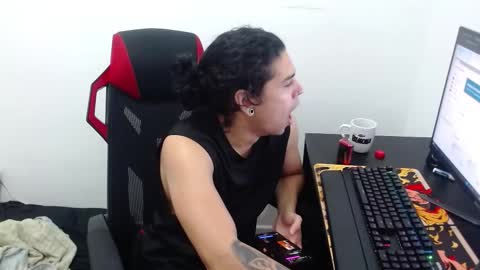 liamrides online show from November 3, 11:48 pm