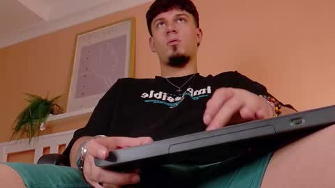 Liam Thunder online show from October 11, 9:02 pm