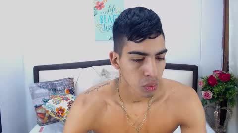 Snapshot of liamwyat chatting on November 26, 10:38 am L I A M online show from November 26, 10:38 am