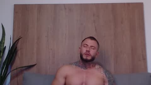 lianjones9 online show from February 3, 10:32 pm