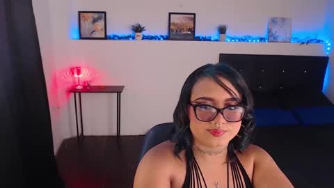 Snapshot of liascarlett chatting on December 1, 6:41 pm LiaScarlett online show from December 1, 6:41 pm