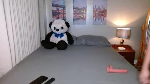 Liayanah  online show from December 1, 6:13 pm