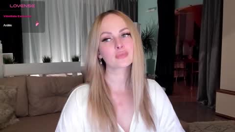 Snapshot of libby_nora chatting on December 8, 2:09 pm Libby online show from December 8, 2:09 pm