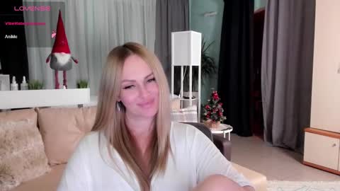 Snapshot of libby_nora chatting on December 29, 1:38 pm Libby online show from December 29, 1:38 pm