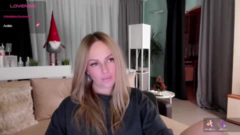 Snapshot of libby_nora chatting on January 7, 3:54 pm Libby online show from January 7, 3:54 pm