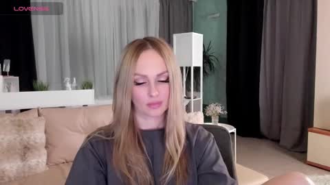 Snapshot of libby_nora chatting on January 21, 2:37 pm Libby online show from January 21, 2:37 pm