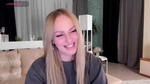 Snapshot of libby_nora chatting on January 21, 5:41 pm Libby online show from January 21, 5:41 pm