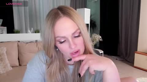 Snapshot of libby_nora chatting on January 31, 4:38 pm Libby online show from January 31, 4:38 pm