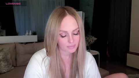 Snapshot of libby_nora chatting on February 12, 2:54 pm Libby online show from February 12, 2:54 pm