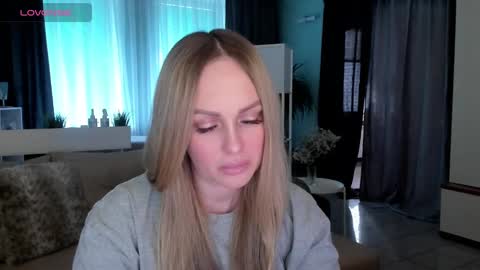 Snapshot of libby_nora chatting on February 13, 1:15 pm Libby online show from February 13, 1:15 pm