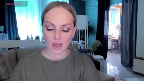 Snapshot of libby_nora chatting on February 14, 11:53 am Libby online show from February 14, 11:53 am