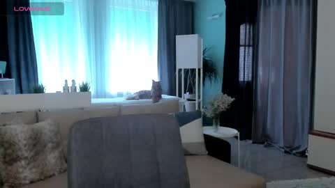 Snapshot of libby_nora chatting on February 18, 8:27 am Libby online show from February 18, 8:27 am