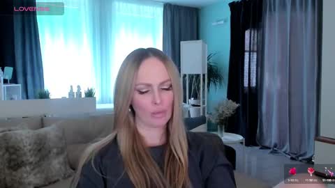 Snapshot of libby_nora chatting on February 18, 11:33 am Libby online show from February 18, 11:33 am