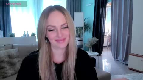 Snapshot of libby_nora chatting on February 27, 9:32 am Libby online show from February 27, 9:32 am