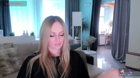 Snapshot of libby_nora chatting on February 27, 12:45 pm Libby online show from February 27, 12:45 pm