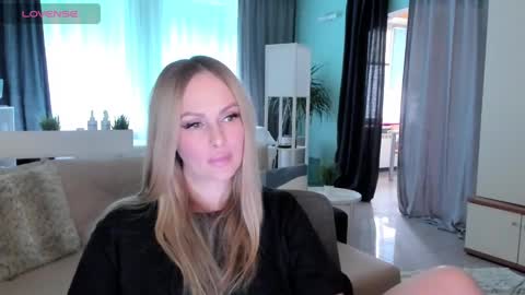 Snapshot of libby_nora chatting on March 5, 10:33 am Libby online show from March 5, 10:33 am