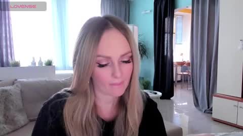 Snapshot of libby_nora chatting on March 11, 11:12 am Libby online show from March 11, 11:12 am