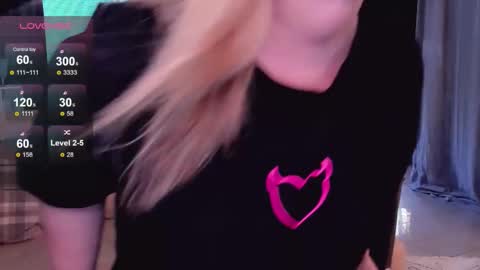 Snapshot of libby_nora chatting on September 8, 2:38 pm Libby online show from September 8, 2:38 pm