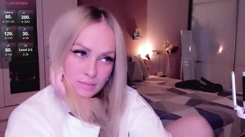 Snapshot of libby_nora chatting on October 7, 2:25 pm Libby online show from October 7, 2:25 pm