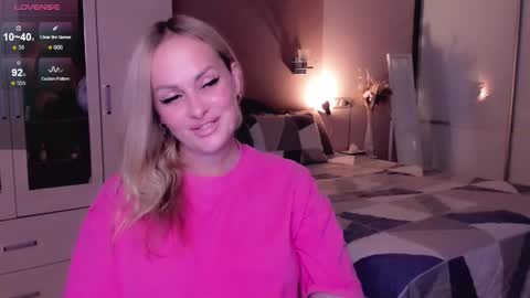 Snapshot of libby_nora chatting on October 11, 4:27 pm Libby online show from October 11, 4:27 pm