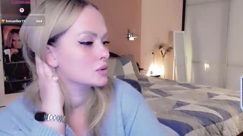 Snapshot of libby_nora chatting on October 29, 10:17 am Libby online show from October 29, 10:17 am