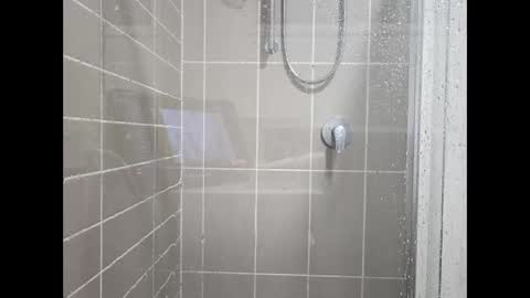 Snapshot of lickitwell29 chatting on December 14, 9:29 am lickitwell29 online show from December 14, 9:29 am