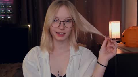 Ann online show from October 21, 7:36 pm