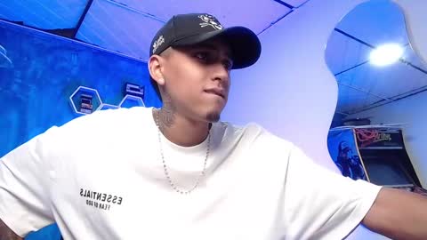 Daniel online show from December 14, 4:31 pm