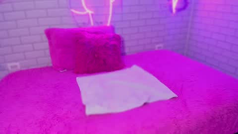 LIILY online show from December 21, 11:45 pm