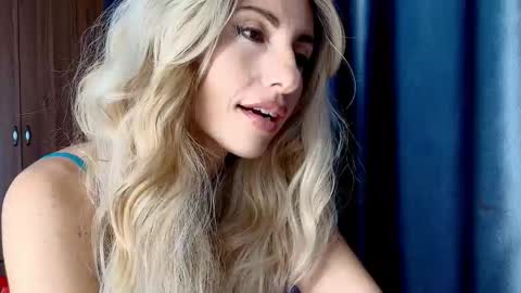 Mia                   Onlyfans link -  online show from September 10, 6:35 am