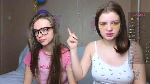 Snapshot of like_sun chatting on December 17, 2:55 am Call me Anna online show from December 17, 2:55 am