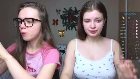 Snapshot of like_sun chatting on December 20, 3:03 am Call me Anna online show from December 20, 3:03 am