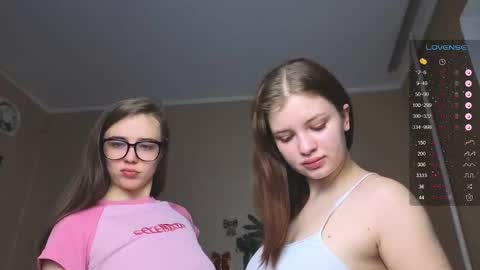 Snapshot of like_sun chatting on December 28, 5:55 am Call me Anna online show from December 28, 5:55 am