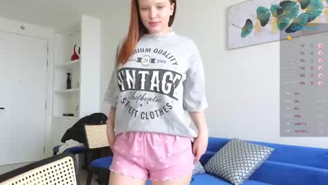 Snapshot of like_sun chatting on February 20, 5:55 am Call me Anna online show from February 20, 5:55 am