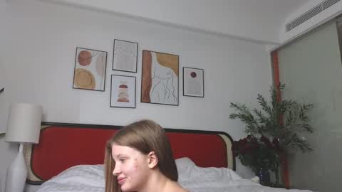 Snapshot of like_sun chatting on March 10, 3:01 am Call me Anna online show from March 10, 3:01 am