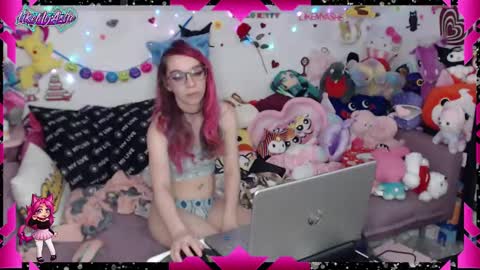 LikeMyAshe online show from January 15, 7:26 am