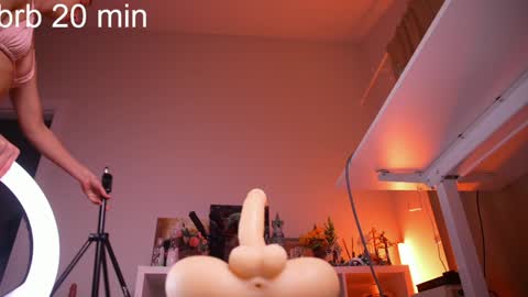 All my link in bio  sign up to support me        online show from February 8, 3:21 pm