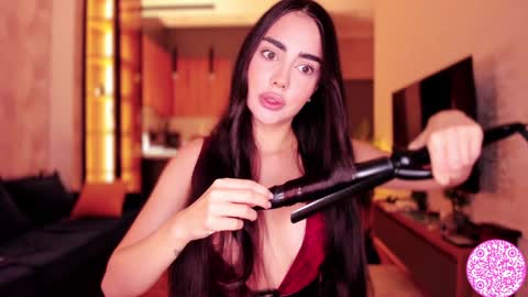 Snapshot of lil_gabbyg chatting on December 27, 3:42 am Gabriela online show from December 27, 3:42 am