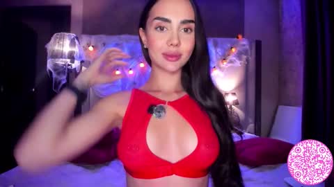 Snapshot of lil_gabbyg chatting on October 22, 7:24 pm Gabriela online show from October 22, 7:24 pm