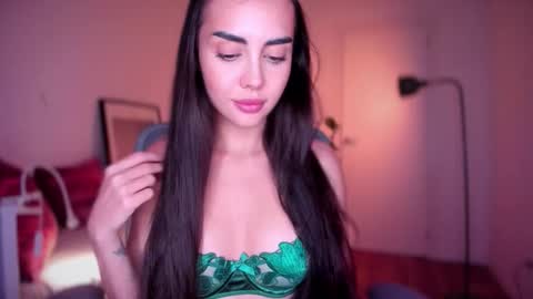 Snapshot of lil_gabbyg chatting on November 19, 8:31 pm Gabriela online show from November 19, 8:31 pm