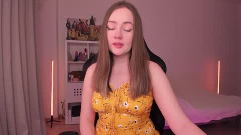 Snapshot of lil_happiness chatting on February 8, 6:33 pm for free registration 3 online show from February 8, 6:33 pm